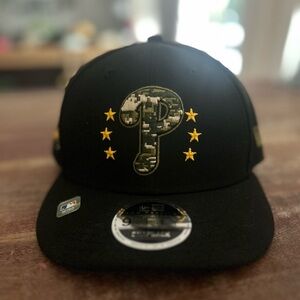 NEW ERA PHILADELPHIA PHILLIES MENS BLACK 2024 ARMED FORCES DAY SNAPBACK